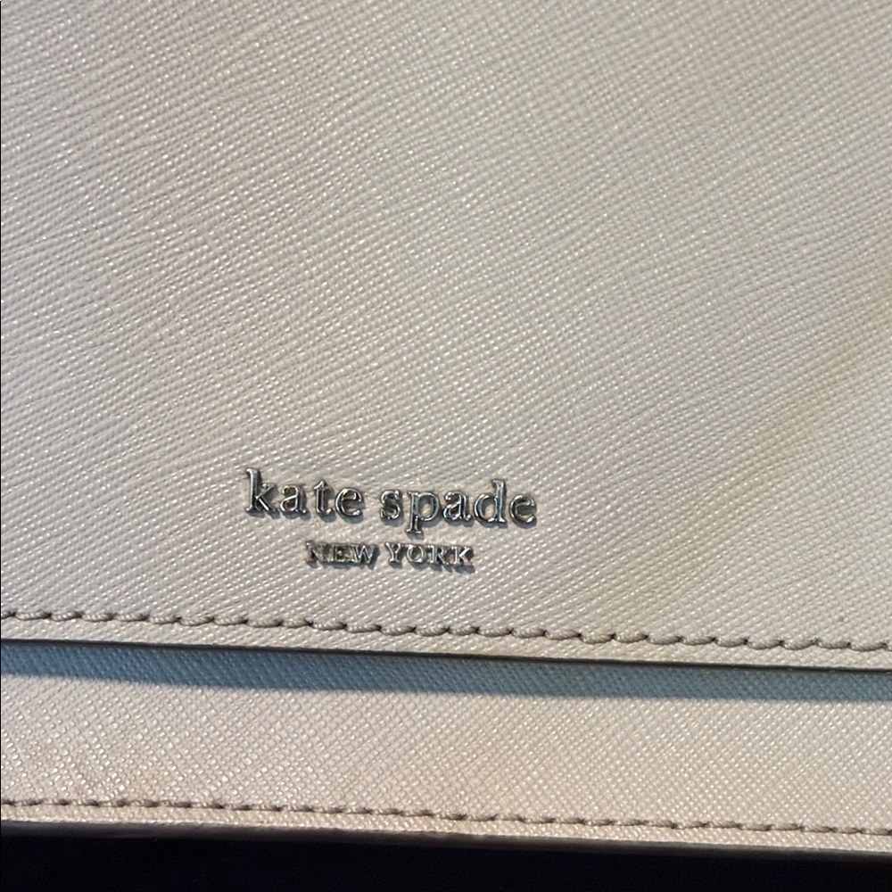 Kate Spade Crossbody Bag with Silver Chain - Picture 2 of 9